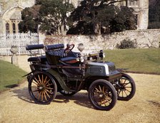 1899 Daimler 12hp. Artist: Unknown