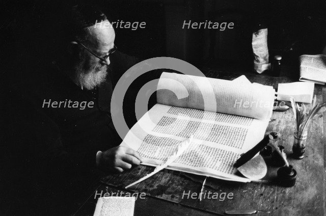 Solomon Alter, official scribe to the London Beth Din. Artist: Unknown