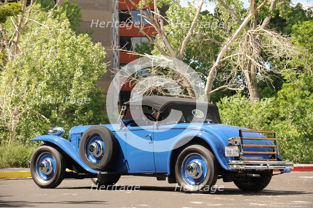 Ruxton model c roadster 1932. Artist: Simon Clay.