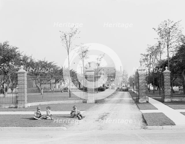 Residence near country club, Ann Arbor, Mich., between 1900 and 1910. Creator: Unknown.