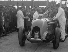 Bentley single-seater of Tim Birkin, winner of a race at a BARC meeting, Brooklands, 1930. Artist: Bill Brunell.