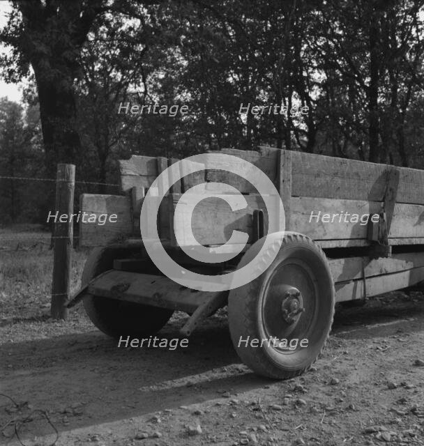 Wagon built on the farm utilizing parts of wrecked Dodge..., Oregon, Kirby (Josephine County), 1939. Creator: Dorothea Lange.