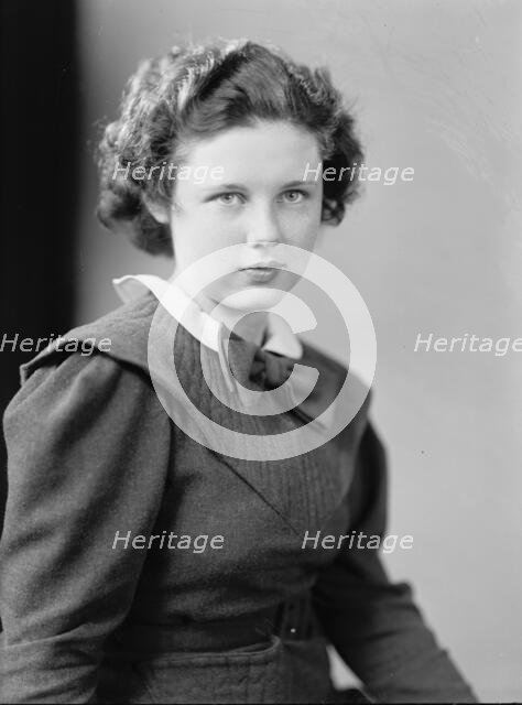 Hunsinger, Carol - Portrait, 1933. Creator: Harris & Ewing.