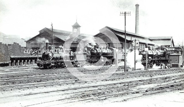 Locomotive engine shed in Le Mans station, 1906.