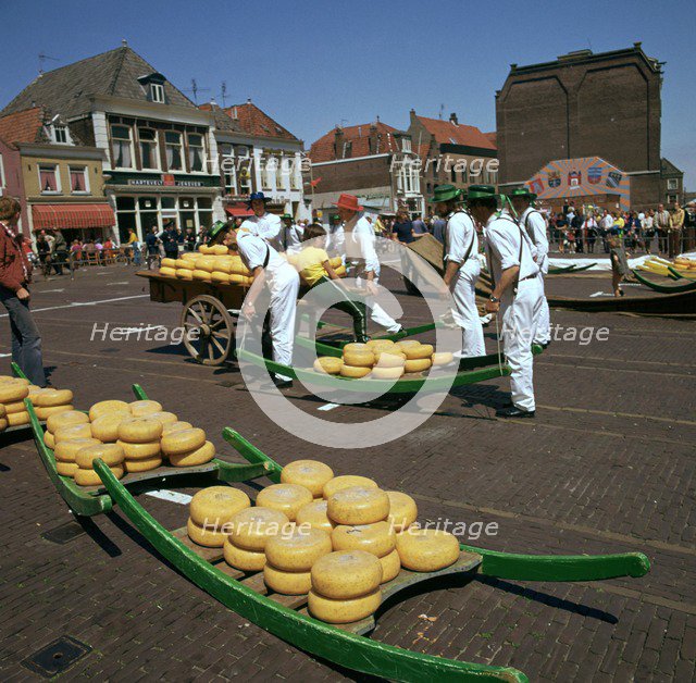 Alkmaar cheese market in Holland. Artist: Unknown