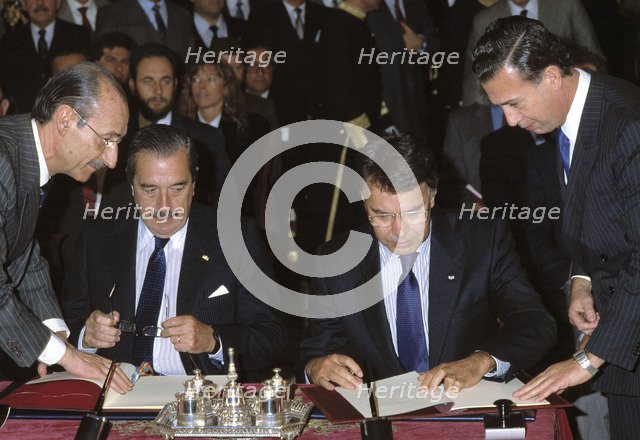 Signing of the cooperation agreement between Spain and Argentina, Madrid 1988, in the photograph …