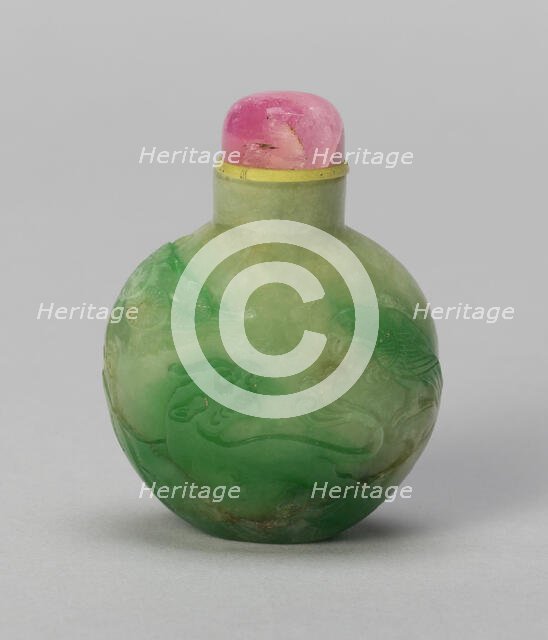 Snuff Bottle with a Hawk and a Bear beneath a Pine Tree, Qing dynasty (1644-1911), 1820-1900. Creator: Unknown.