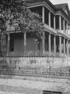 Henry Sullivan Buckner House, 1410 Jackson Avenue, New Orleans, between 1920 and 1926. Creator: Arnold Genthe.