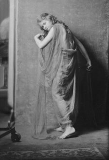 Marcellus, Irene or Violet, 1916 Apr. 28. Creator: Arnold Genthe.
