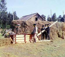 Baling machine for hay, 1915. Creator: Sergey Mikhaylovich Prokudin-Gorsky.