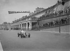 GN of Frazer-Nash leaving the starting line in the Brighton Speed Trials, 1938. Artist: Bill Brunell.