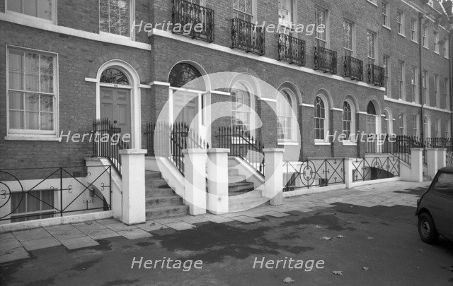 235-239 Kennington Lane, Lambeth, London, c1945-1980. Artist: Eric de Maré