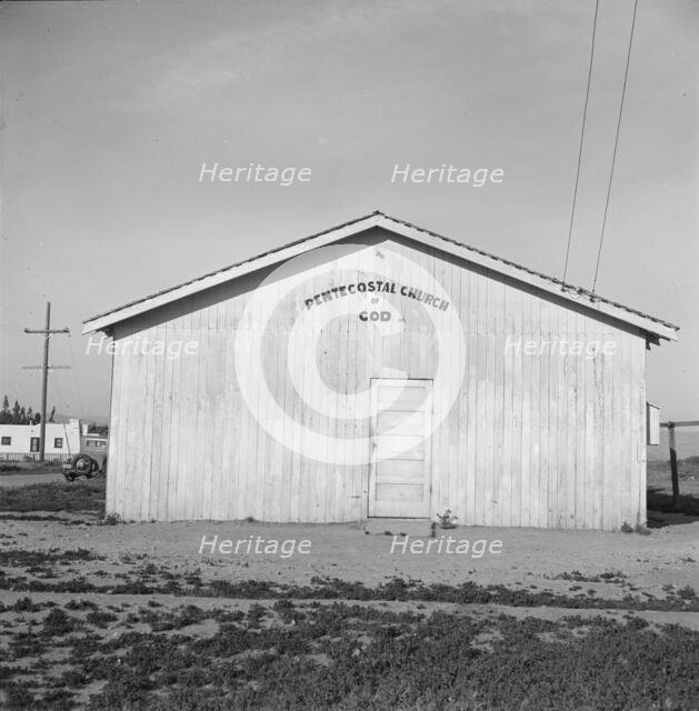 Migrants from the Southwest bring their institutions with them, Salinas Valley, California, 1939. Creator: Dorothea Lange.