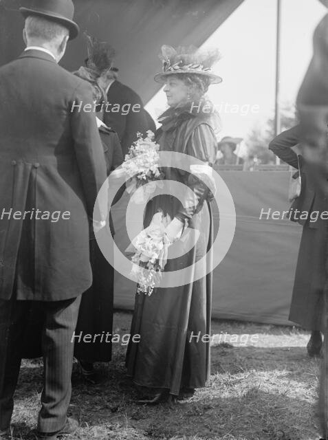 Fahnestock, Mrs. Gibson at Horse Show, 1917. Creator: Harris & Ewing.