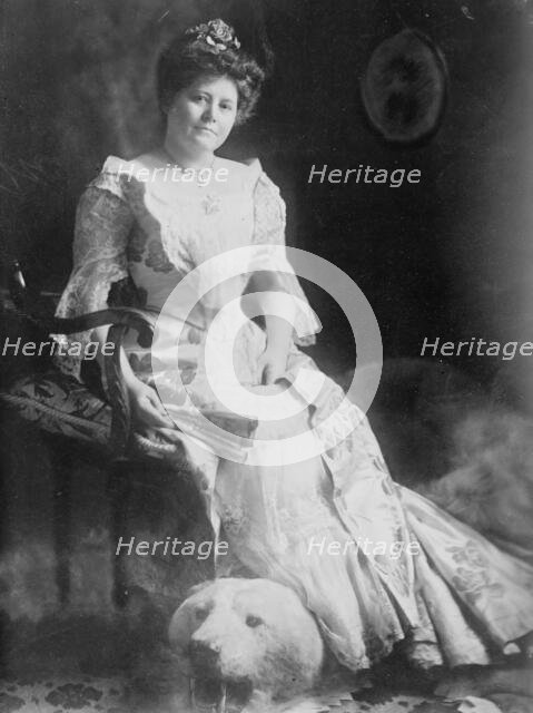 Mrs. Chas. W. Fairbanks seated holding fan, 1910. Creator: Bain News Service.