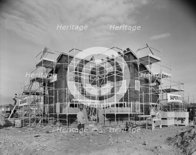 Future Home 2000, Coleshill Place, Bradwell Common, Bradwell, Milton Keynes, 06/02/1981. Creator: John Laing plc.