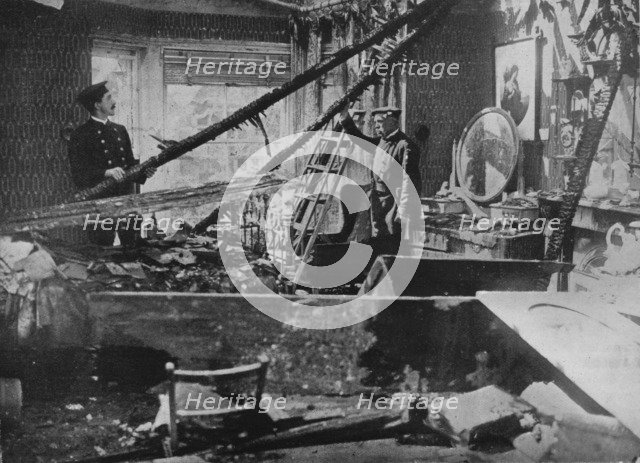 'The interior of one of the wrecked houses in Southend', 1915. Artist: Unknown.