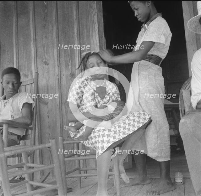 Negro women near Earle, Arkansas, 1936. Creator: Dorothea Lange.