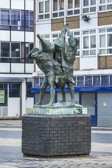 'Meat Porters', sculpture by Ralph Brown, Market Square, Harlow, Essex, 2015. Artist: Steven Baker.