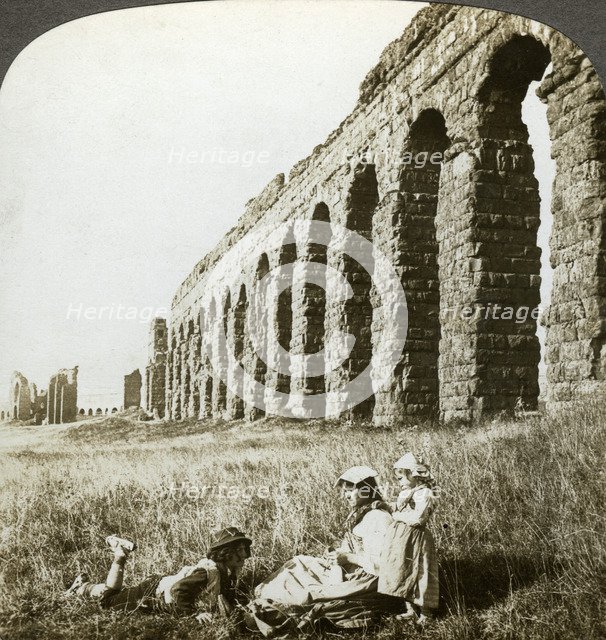 Aqueduct of Claudius and the Campagna, Rome, Italy.Artist: Underwood & Underwood