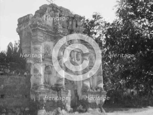 Travel views of Cuba and Guatemala, between 1899 and 1926. Creator: Arnold Genthe.