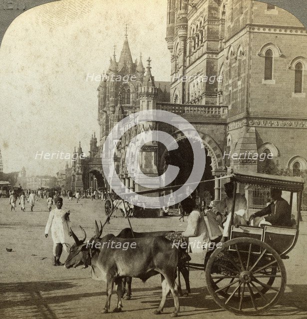 'Ekka', outside Victoria Station, Bombay, India, c1900s(?).Artist: Underwood & Underwood