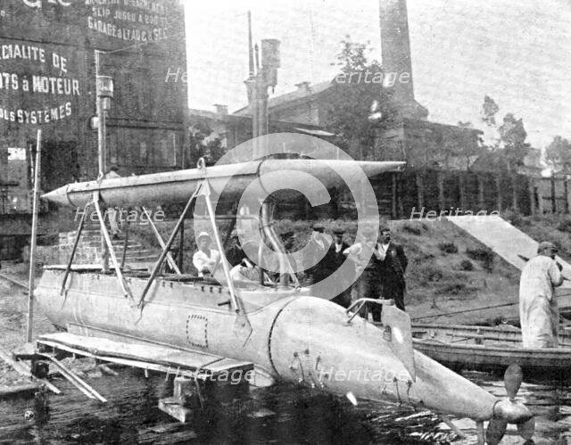 A £3000 war-ship destroyer that is steered by "wireless"; the Gabet Torpedo-craft, 1909. Creator: Topical Press Agency.