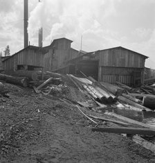 Ellington Lumber Company mill, Keno, Klamath County, Oregon, 1939. Creator: Dorothea Lange.