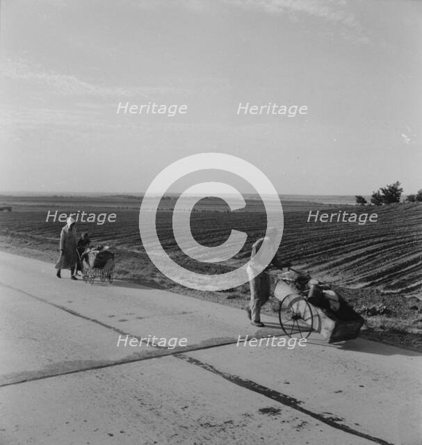 Flood refugee family near Memphis, Texas, 1937. Creator: Dorothea Lange.