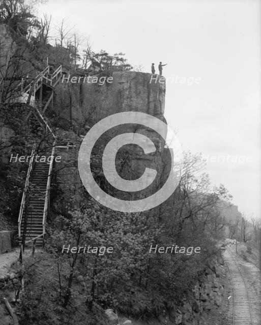 Ropers Rock, Point Lookout, Lookout Mountain, Tenn., ca 1906. Creator: Unknown.