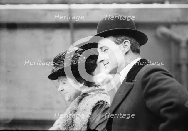 F.J. Shepard and wife departing, 1913. Creator: Bain News Service.