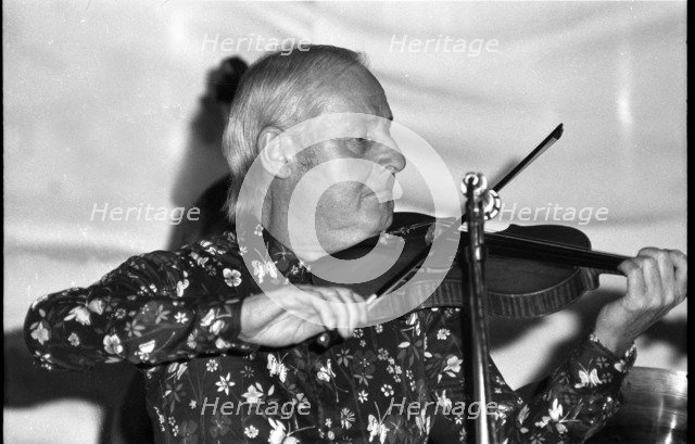 Stephane Grappelli, Ronnie Scott's, Soho, London, 1973.   Artist: Brian O'Connor.