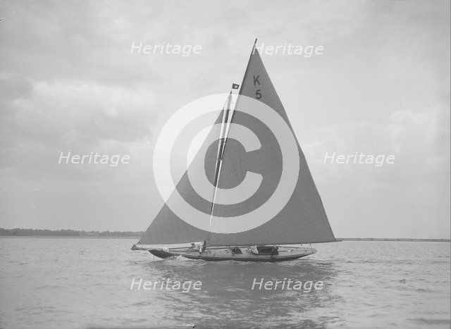 The 7 Metre class 'Endrick', 1912. Creator: Kirk & Sons of Cowes.