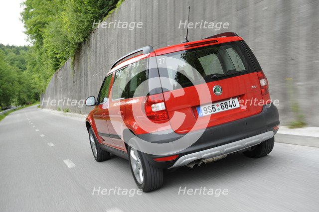 Skoda Yeti 2009. Artist: Simon Clay.