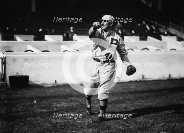 Hans Lobert, Philadelphia NL, at Polo Grounds, NY (baseball), 1912. Creator: Bain News Service.