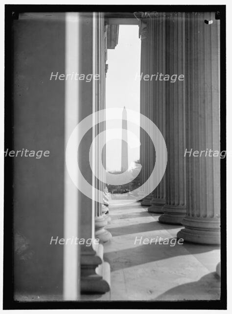 Washington Monument, between 1909 and 1923. Creator: Harris & Ewing.