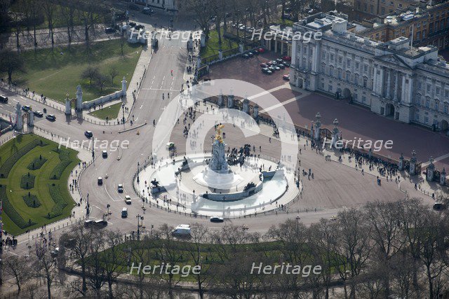 Queen Victoria Memorial outside Buckingham Palace, Westminster, London, 2015. Artist: Damian Grady.