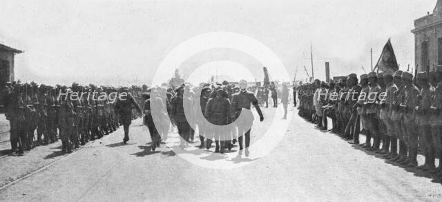 'Les allies a Salonique; L'arrivee des italiens', 1916. Creator: Unknown.