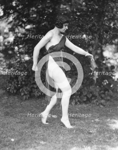 Wanger, Beatrice, Miss, 1921 June 21. Creator: Arnold Genthe.