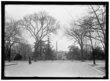 Washington Monument, between 1910 and 1917. Creator: Harris & Ewing.