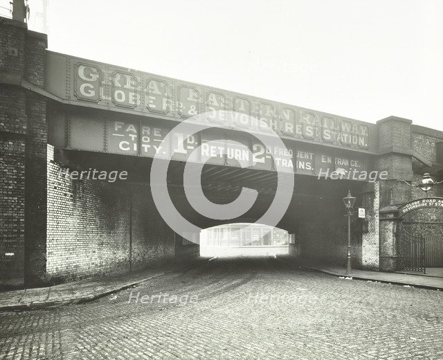 Railway bridge across Globe Road, Bethnal Green, London, 1914. Artist: Unknown.