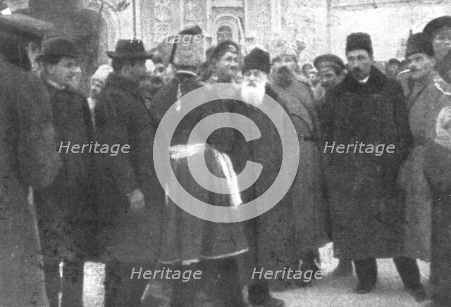 'La Nouvelle Europe; Ukraine et Finlande, mars 1918; Le professeur Hrouchevsky..., 1918. Creator: Unknown.