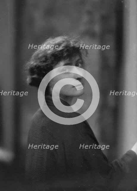 Powell, Alexander, Mrs., portrait photograph, 1916 Jan. 11. Creator: Arnold Genthe.