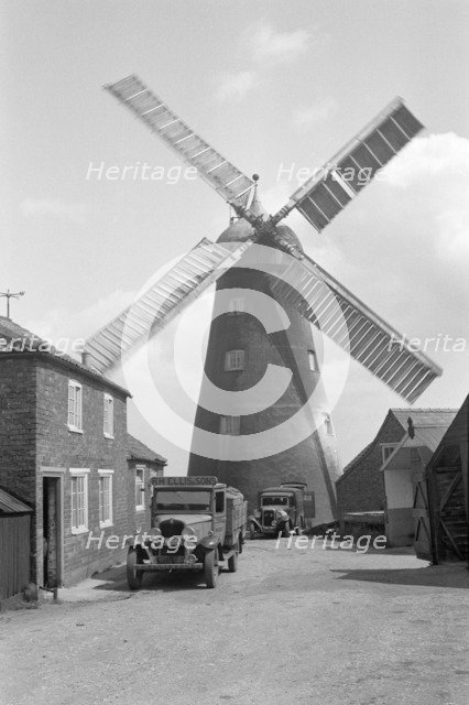 Hagg Windmill, Hagworthingham, Lincolnshire, 1935. Artist: HES Simmons.