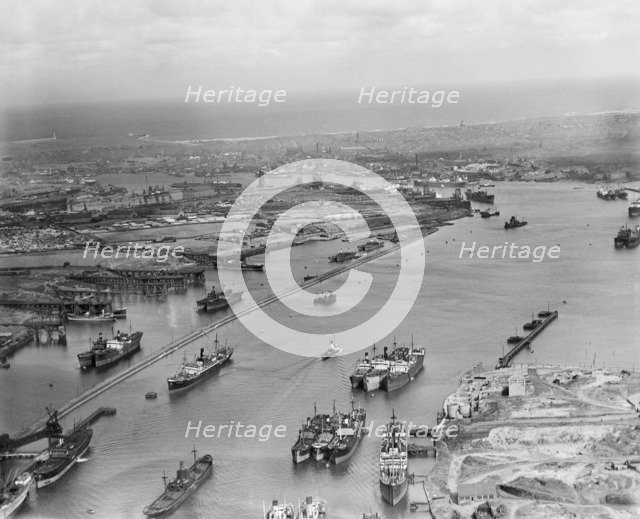 River Tyne, 1935. Creator: Aerofilms.