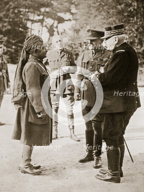 General Sir Douglas Haig introducing General Joffre to Lieutenant-General Sir Pertab Singh, 1916. Artist: Unknown