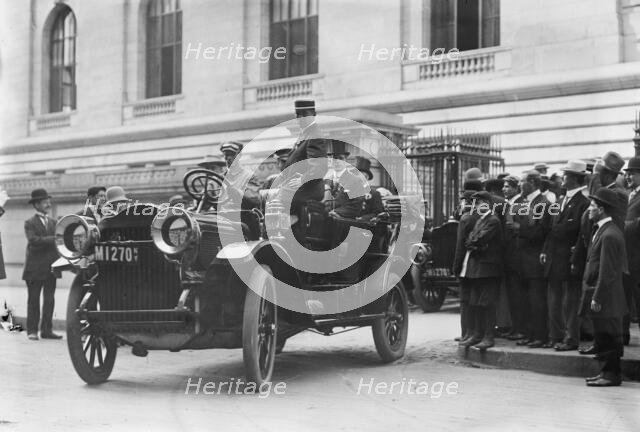 Taft's Auto leaving N.Y. Public Library, between c1910 and c1915. Creator: Bain News Service.
