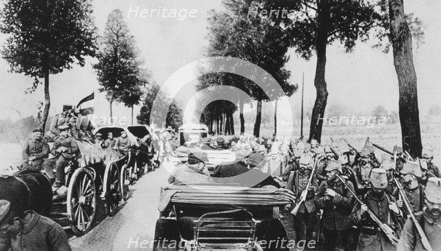 Busy road, World War I, 1915. Artist: Unknown