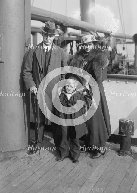 Sir G.T. Carter & wife & Master J.C., 1916. Creator: Bain News Service.