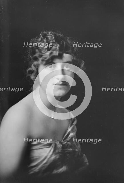 Miss Du Pasquier, portrait photograph, 1919 Feb. 17. Creator: Arnold Genthe.